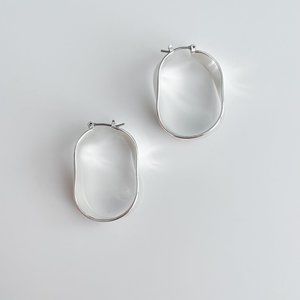 Madewell Twisty U-Hoop Earrings (Silver)